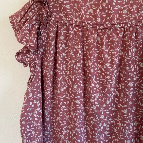 Old Navy Boho Mauve Floral V-Neck Flutter Sleeve Top with Ruffle Details Sz XS - Picture 8 of 12